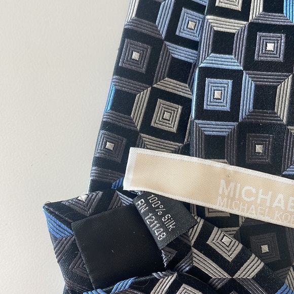 Michael Kors Silk Tie - Picture 7 of 7